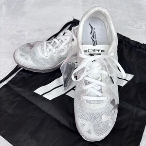 UNDER ARMOUR Men’s Shakedown Elite Distance Lace-Up Track Spikes--8.5M